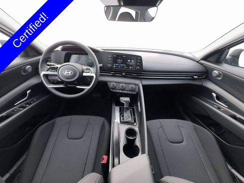 Used 2026 Hyundai Elantra SE FWD image 13
