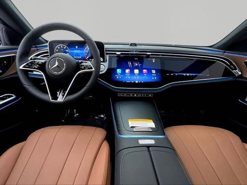 New 2026 Mercedes-Benz E 350 4MATIC Sedan image 9