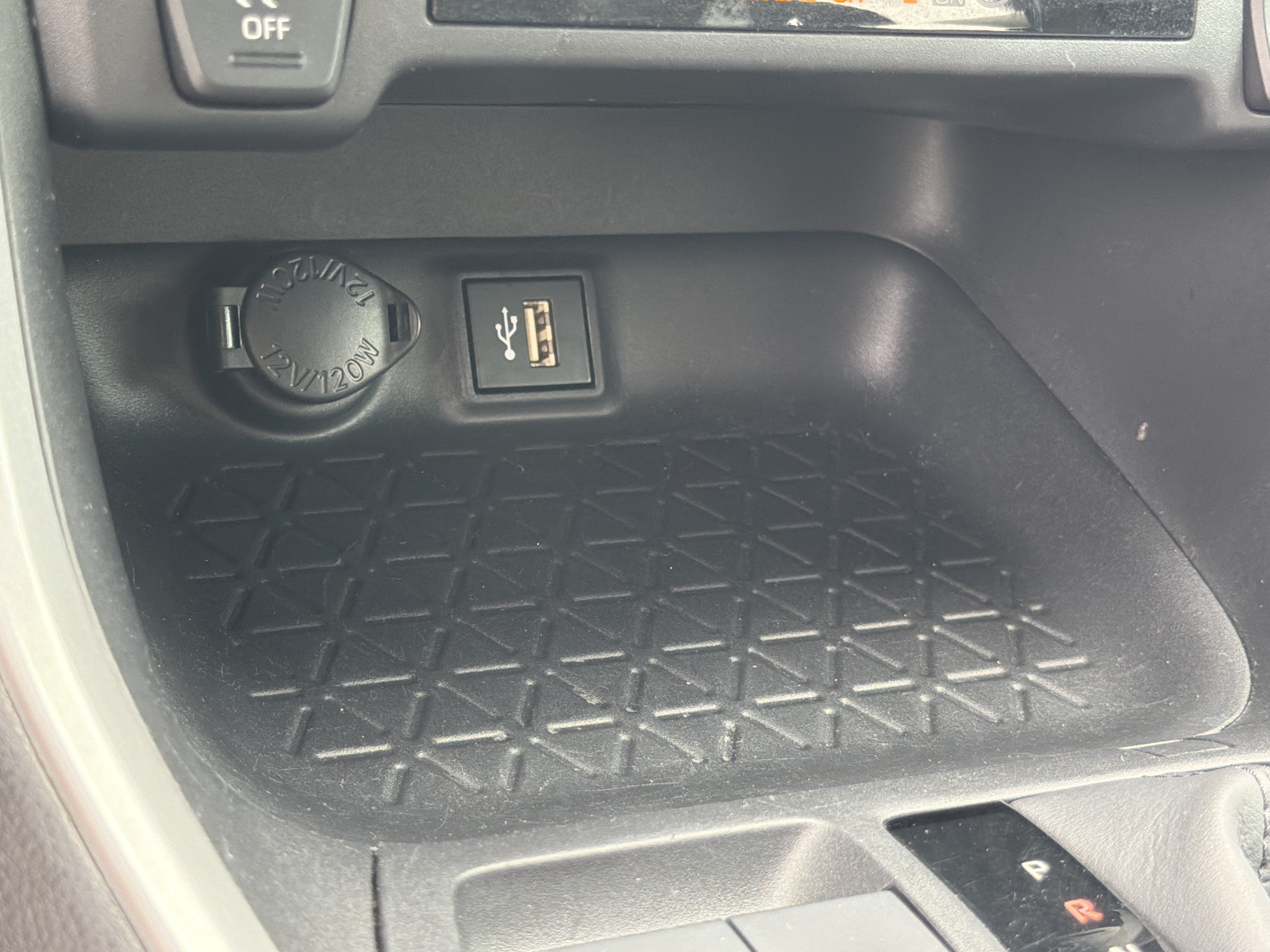 Used 2024 Toyota RAV4 XLE w/ Convenience Package FWD image 34