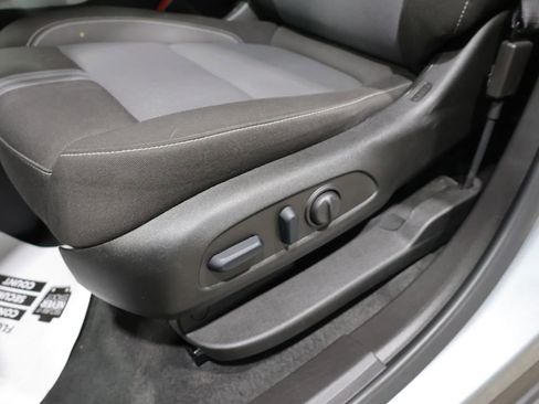Used 2025 Chevrolet Blazer LT AWD/4WD image 12