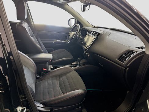 Used 2024 Mitsubishi Outlander Sport SE image 31