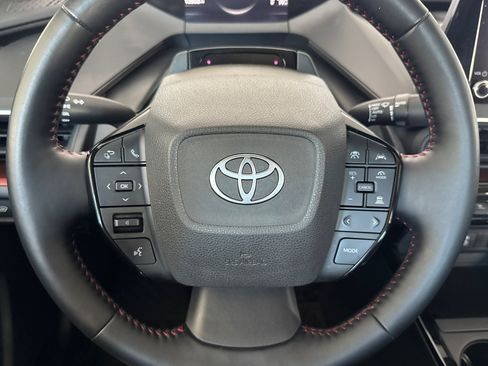 Used 2023 Toyota Prius Prime FWD image 11