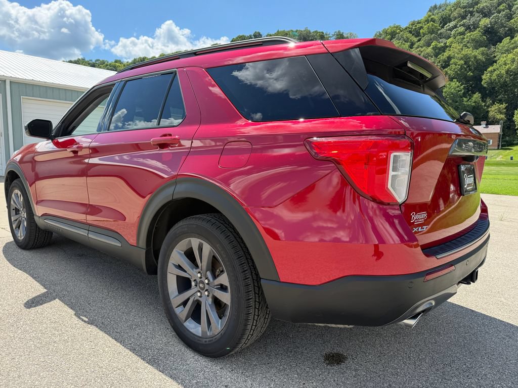 Used 2023 Ford Explorer XLT w/ Equipment Group 202A AWD/4WD image 7