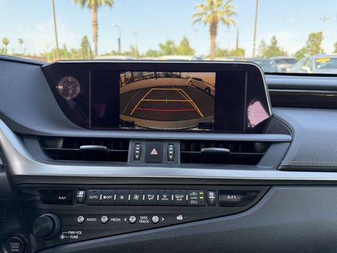 Used 2019 Lexus ES 350 w/ Premium Package image 19