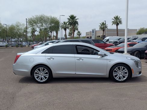 Used 2019 Cadillac XTS Luxury image 5