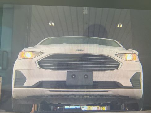 Used 2020 Ford Fusion SE FWD image 10