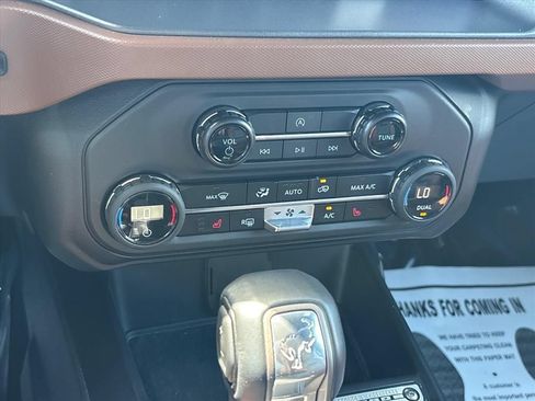 Used 2024 Ford Bronco Outer Banks AWD/4WD image 35