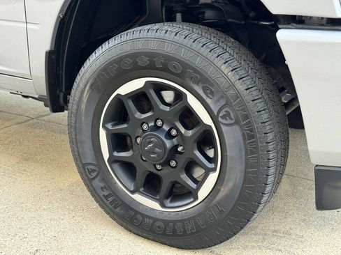 Used 2024 RAM 2500 Tradesman w/ Chrome Appearance Group AWD/4WD image 39