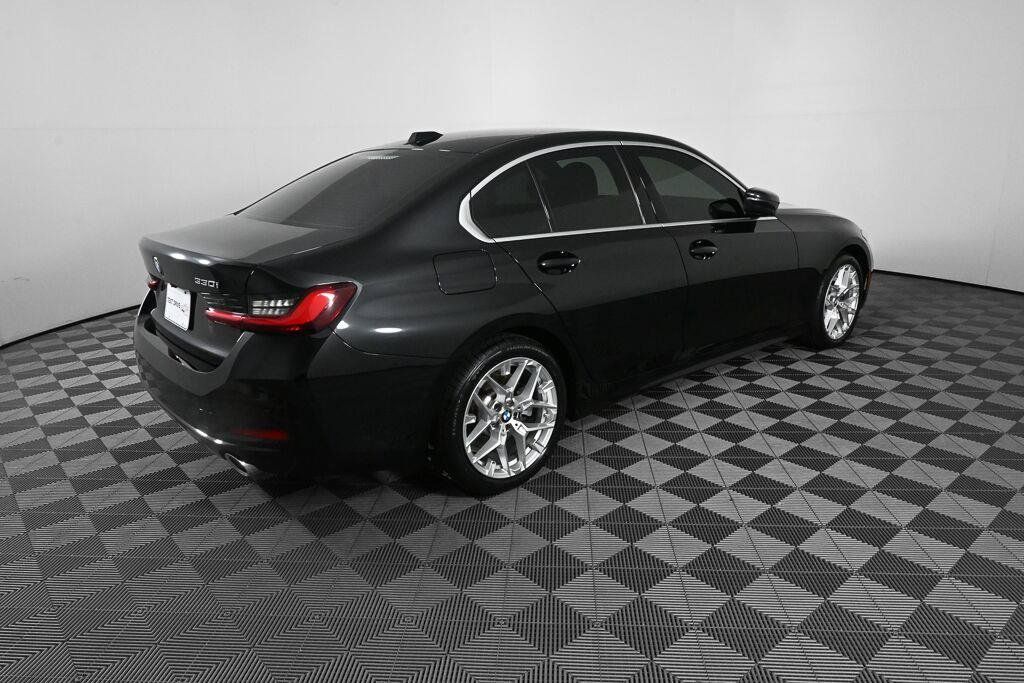 Used 2025 BMW 330i Sedan w/ Convenience Package RWD image 3