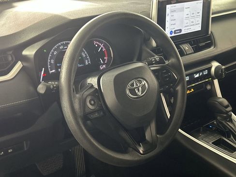 Used 2025 Toyota RAV4 XLE FWD image 14