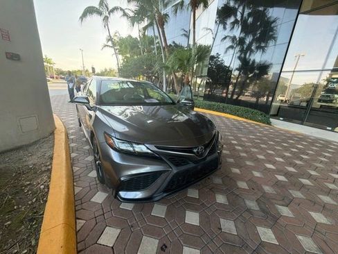 Used 2023 Toyota Camry SE FWD image 6