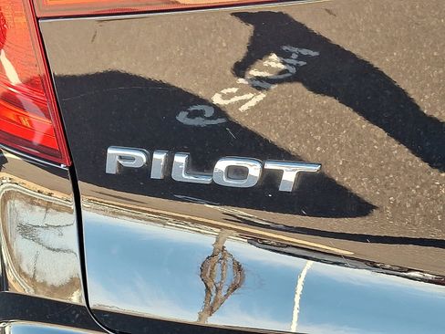 Used 2018 Honda Pilot Elite image 31