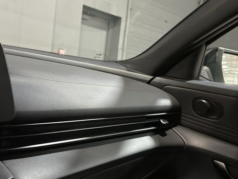 Used 2025 Hyundai Elantra Sport FWD image 18