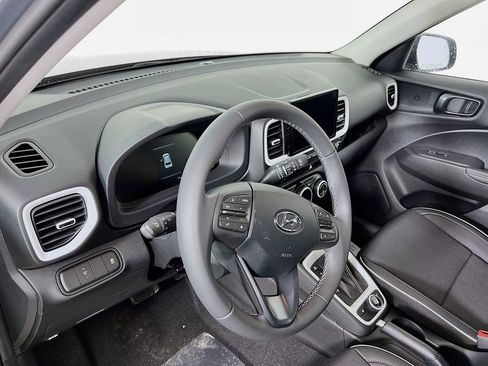 Certified 2025 Hyundai Venue Limited image 10