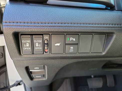 Certified 2025 Honda Odyssey Touring image 30