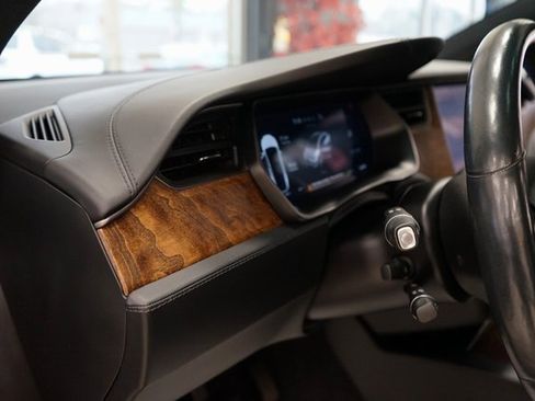 Used 2020 Tesla Model X Long Range image 33