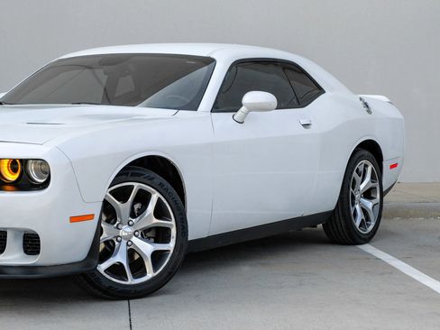 Used 2016 Dodge Challenger SXT Plus image 15
