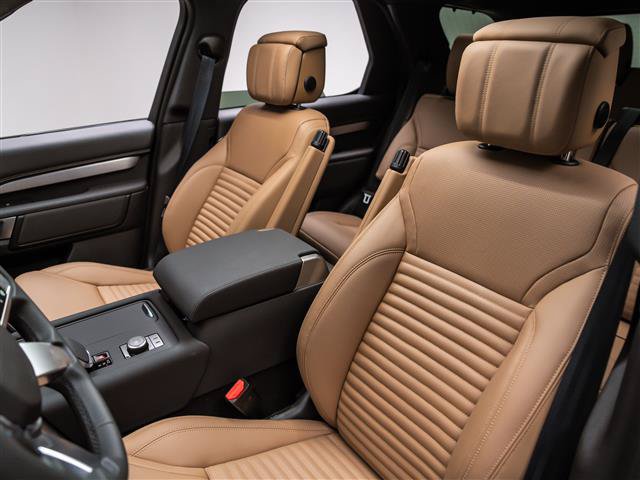 New 2026 Land Rover Discovery Limited Edition AWD/4WD image 14