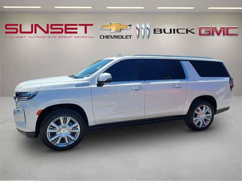 Certified 2024 Chevrolet Suburban High Country w/ Advanced Technology Package AWD/4WD image 7