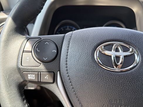 Used 2017 Toyota RAV4 XLE FWD image 10