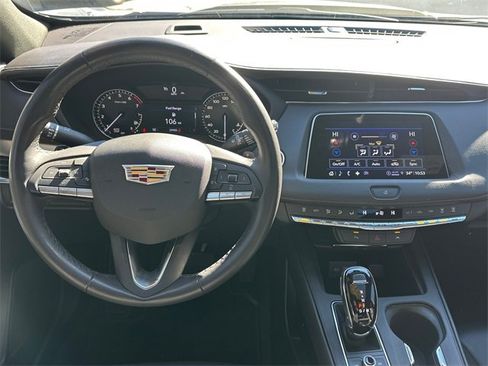 Used 2023 Cadillac XT4 Premium Luxury image 23