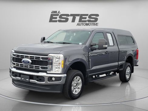 Used 2023 Ford F350 XLT image 1