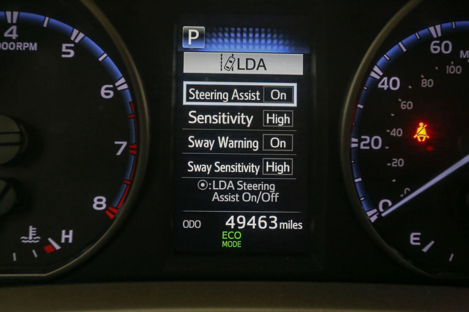 Used 2018 Toyota RAV4 LE w/ All Weather Liner Package AWD/4WD image 33