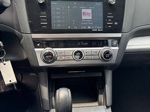 Used 2017 Subaru Legacy 2.5i Premium AWD/4WD image 11