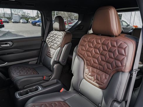 New 2026 Nissan Armada Platinum image 22