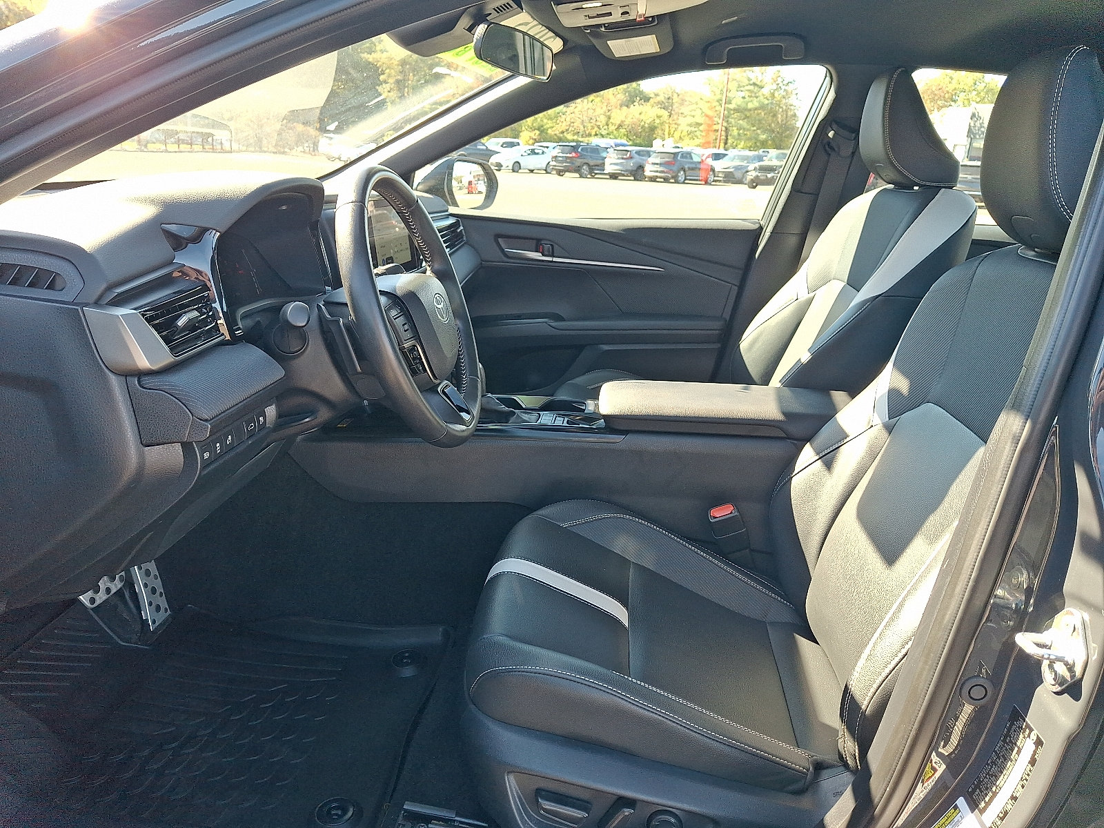 Certified 2025 Toyota Camry SE AWD/4WD image 14