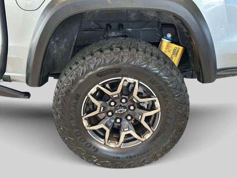 Used 2024 Chevrolet Colorado ZR2 w/ Technology Package image 5