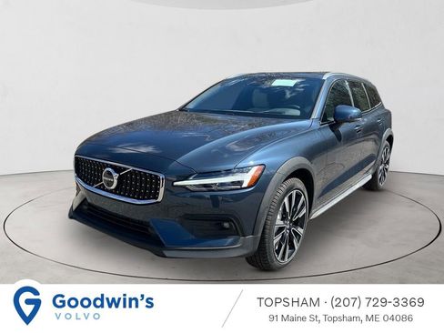 New 2026 Volvo V60 B5 Cross Country Ultra w/ Protection Package Premier AWD/4WD image 1