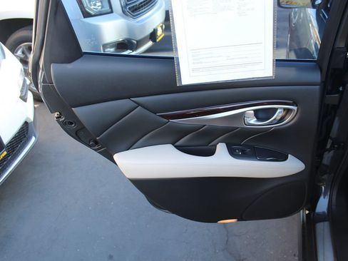 Used 2013 INFINITI M37 w/ Premium Pkg RWD image 21