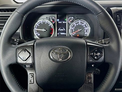 Used 2022 Toyota 4Runner TRD Off-Road Premium image 12