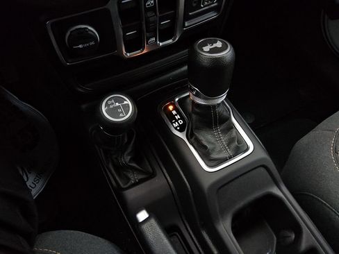 Certified 2024 Jeep Wrangler Sport S image 22