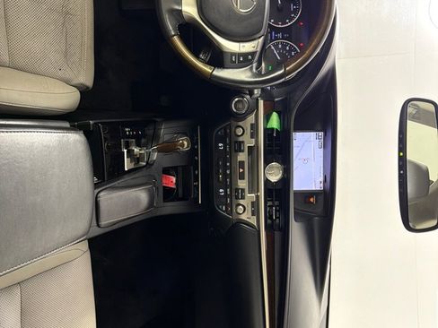 Used 2015 Lexus ES 350 w/ Ultra Luxury Package FWD image 23