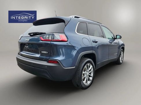Used 2021 Jeep Cherokee Latitude Plus image 3