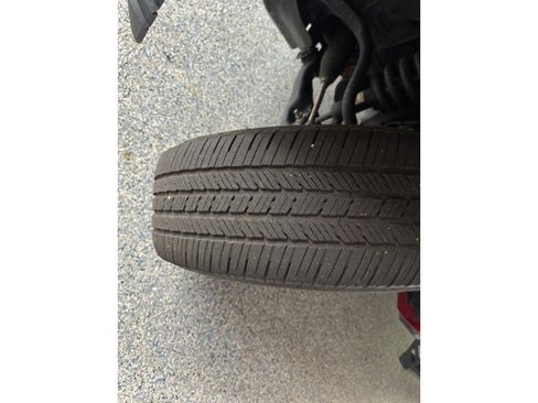 Used 2023 Toyota Tacoma Limited image 35