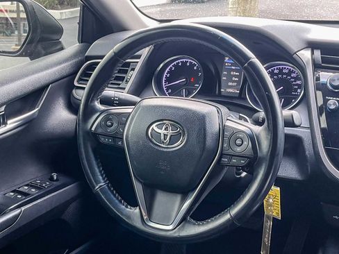 Used 2020 Toyota Camry SE image 14