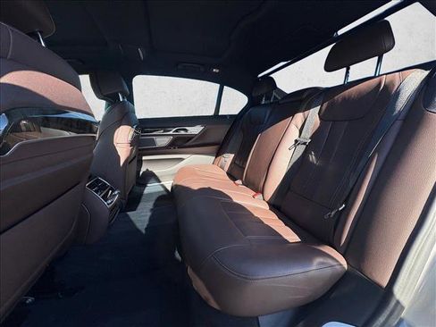 Used 2021 BMW 740i w/ M Sport Package image 17