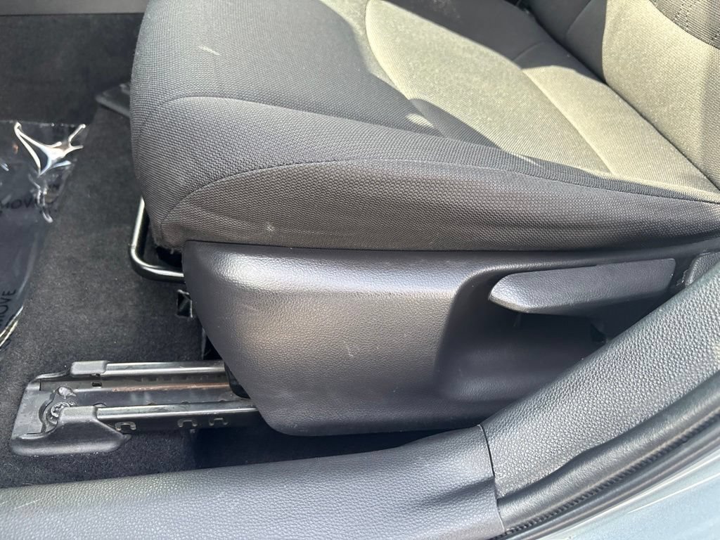 Used 2020 Toyota Corolla LE FWD image 34