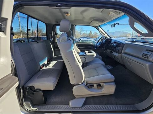 Used 2005 Ford F250 XLT image 6