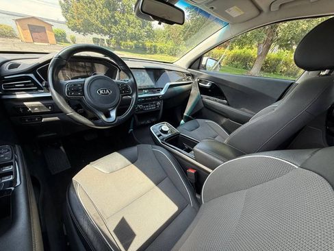 Used 2020 Kia Niro EX FWD image 9