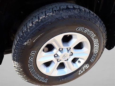 Used 2021 Toyota 4Runner SR5 Premium w/ Moonroof Package AWD/4WD image 8