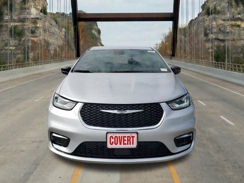New 2026 Chrysler Pacifica Select FWD image 2