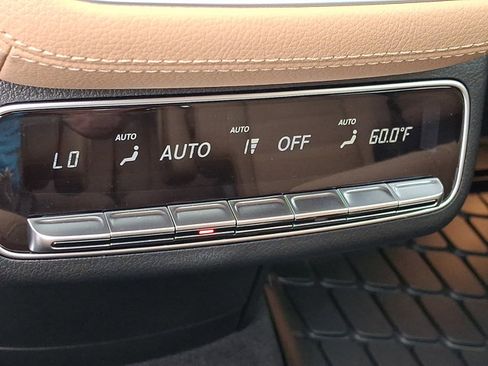 Used 2026 Mercedes-Benz GLS 450 4MATIC image 13