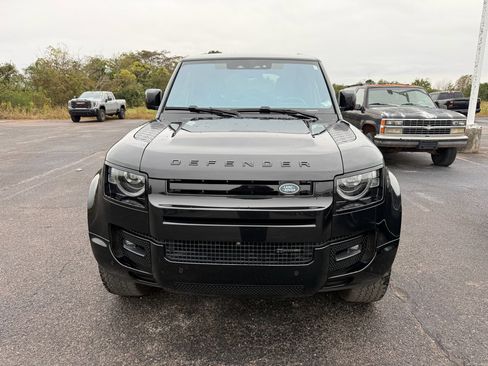 Used 2022 Land Rover Defender 90 X-Dynamic SE image 4