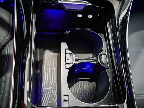 Used 2025 Mercedes-Benz C 300 4MATIC Sedan image 22