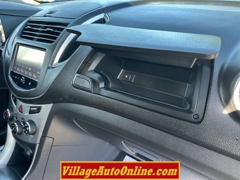 Used 2015 Chevrolet Trax LT w/ LT Plus Package AWD/4WD image 34