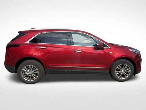 Used 2021 Cadillac XT5 Premium Luxury w/ LPO, Floor Liner Package AWD/4WD image 5